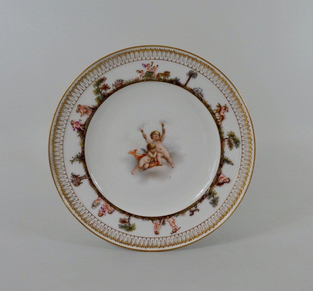 Meissen porcelain plate. Putti at play, c. 1870.