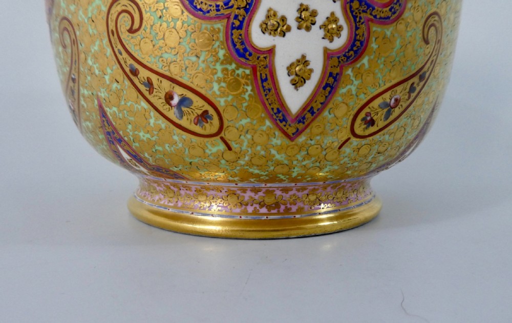 Coalport cache pot. Cashmere pattern. c. 1875. View VII