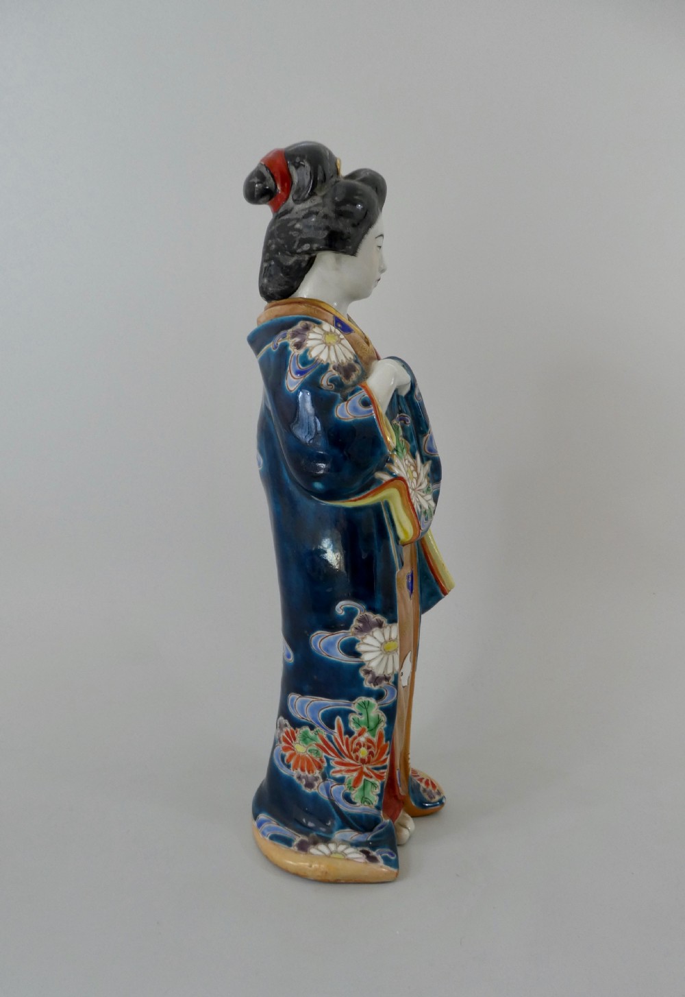 Kutani porcelain Bijin, c. 1890. Meiji Period. View III