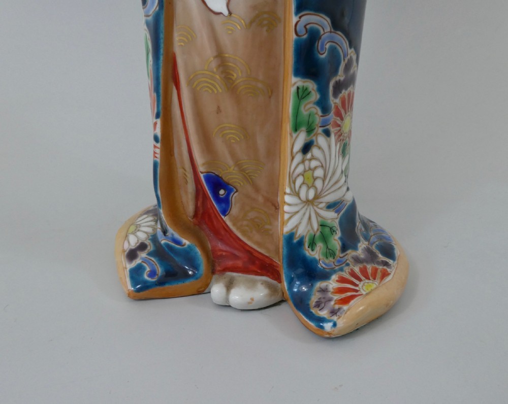 Kutani porcelain Bijin, c. 1890. Meiji Period. View V
