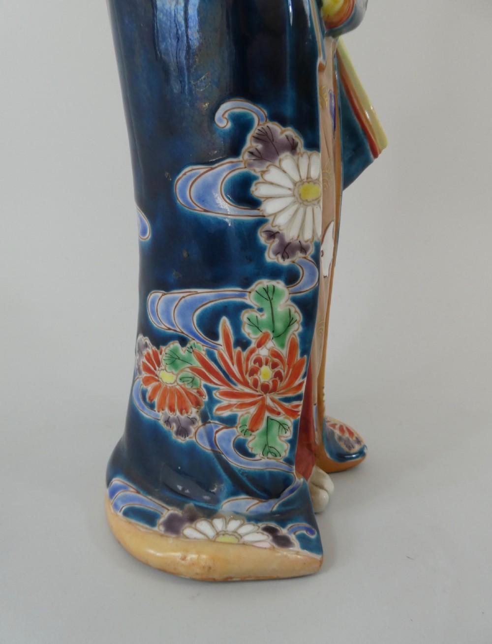 Kutani porcelain Bijin, c. 1890. Meiji Period. View VI