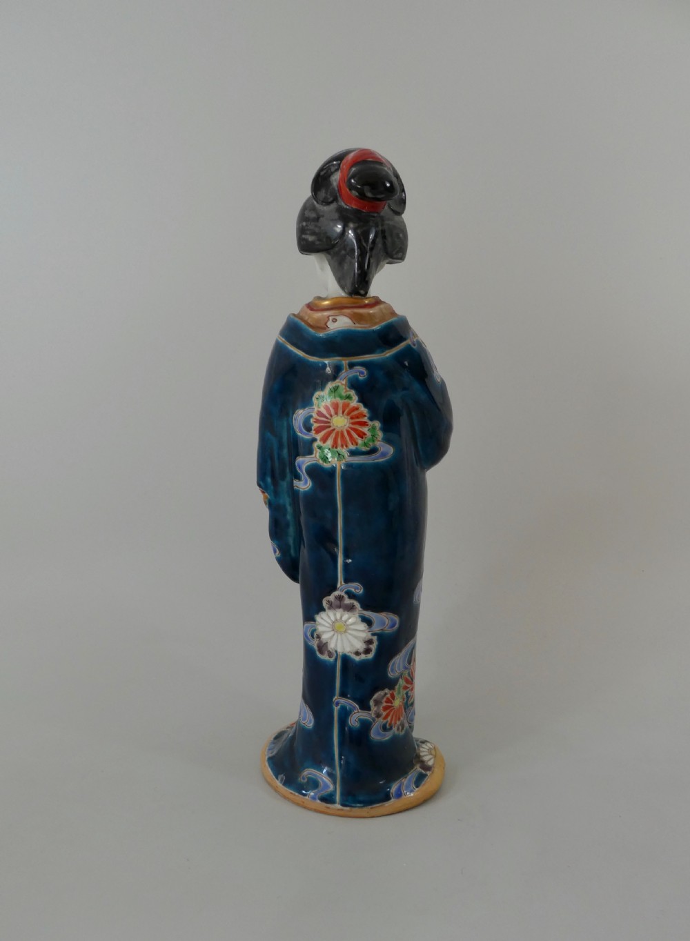 Kutani porcelain Bijin, c. 1890. Meiji Period. View VII