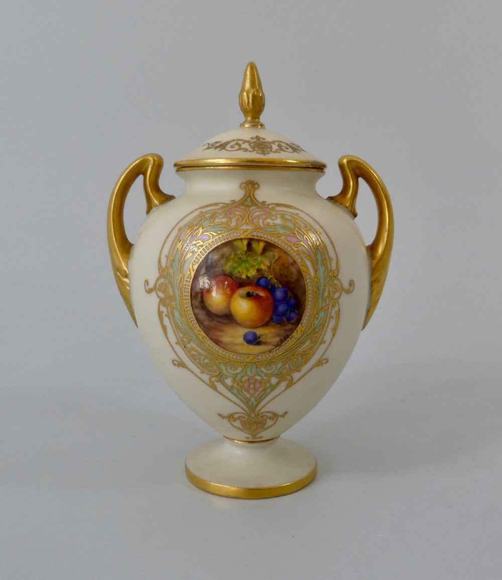 Royal Worcester vase & cover. William Bee, dated 1922.