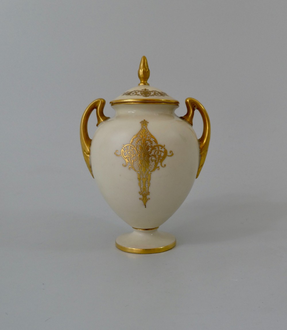 Royal Worcester vase & cover. William Bee, dated 1922. View III