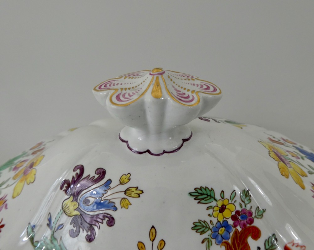 Doccia porcelain tureen, cover and stand, c. 1770. View XIII