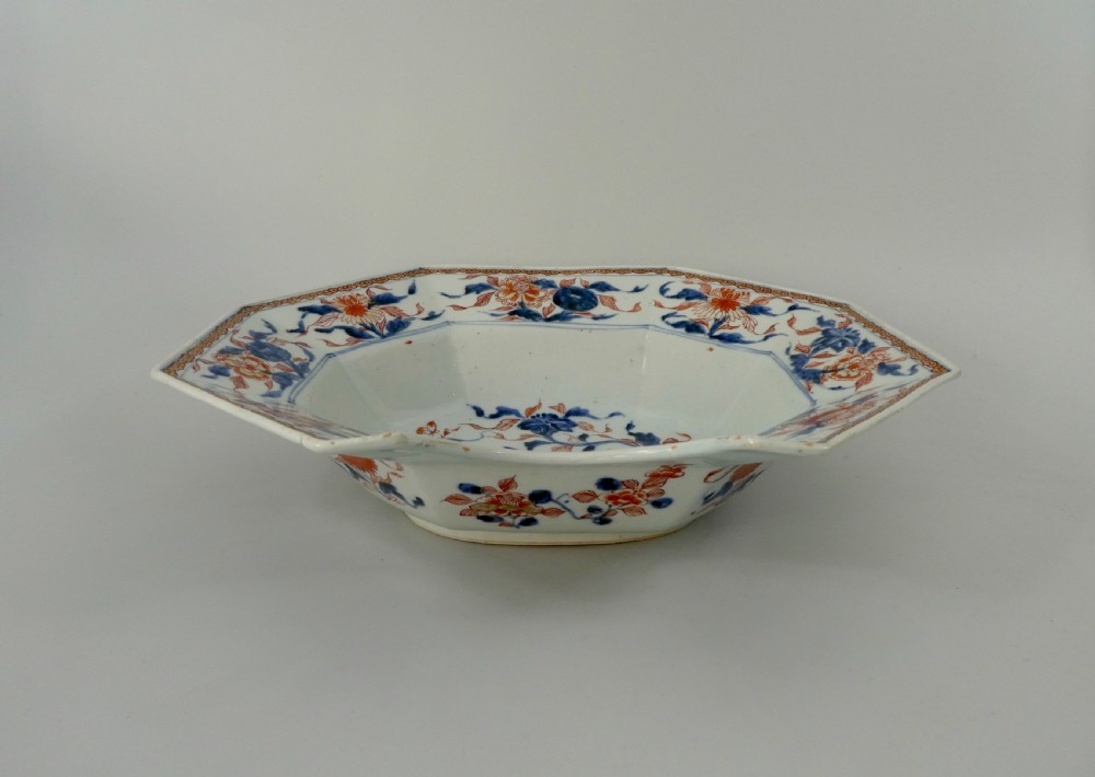 Chinese Imari, ‘Barbers’ bowl, c. 1720. In perfect condition. View VI