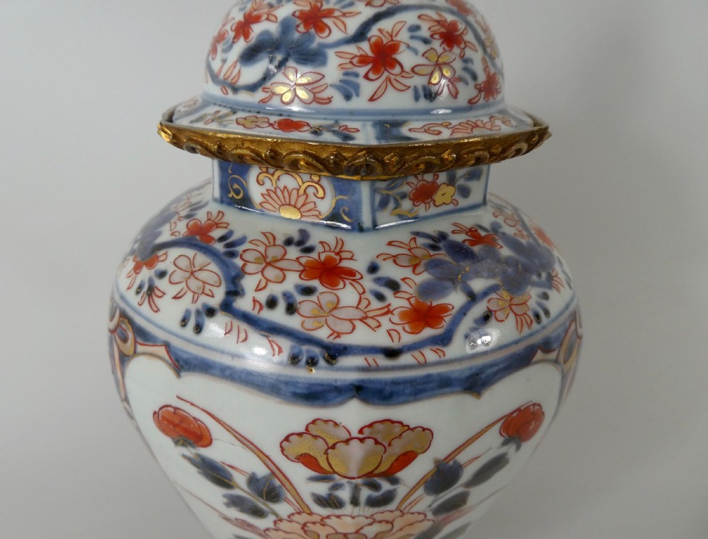 Pair Japanese Imari porcelain vases & covers, c. 1690. Genroku Period. View IV