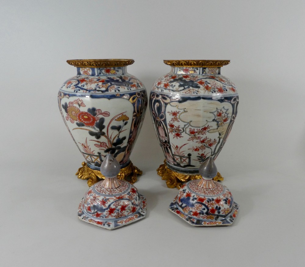 Pair Japanese Imari porcelain vases & covers, c. 1690. Genroku Period. View XI