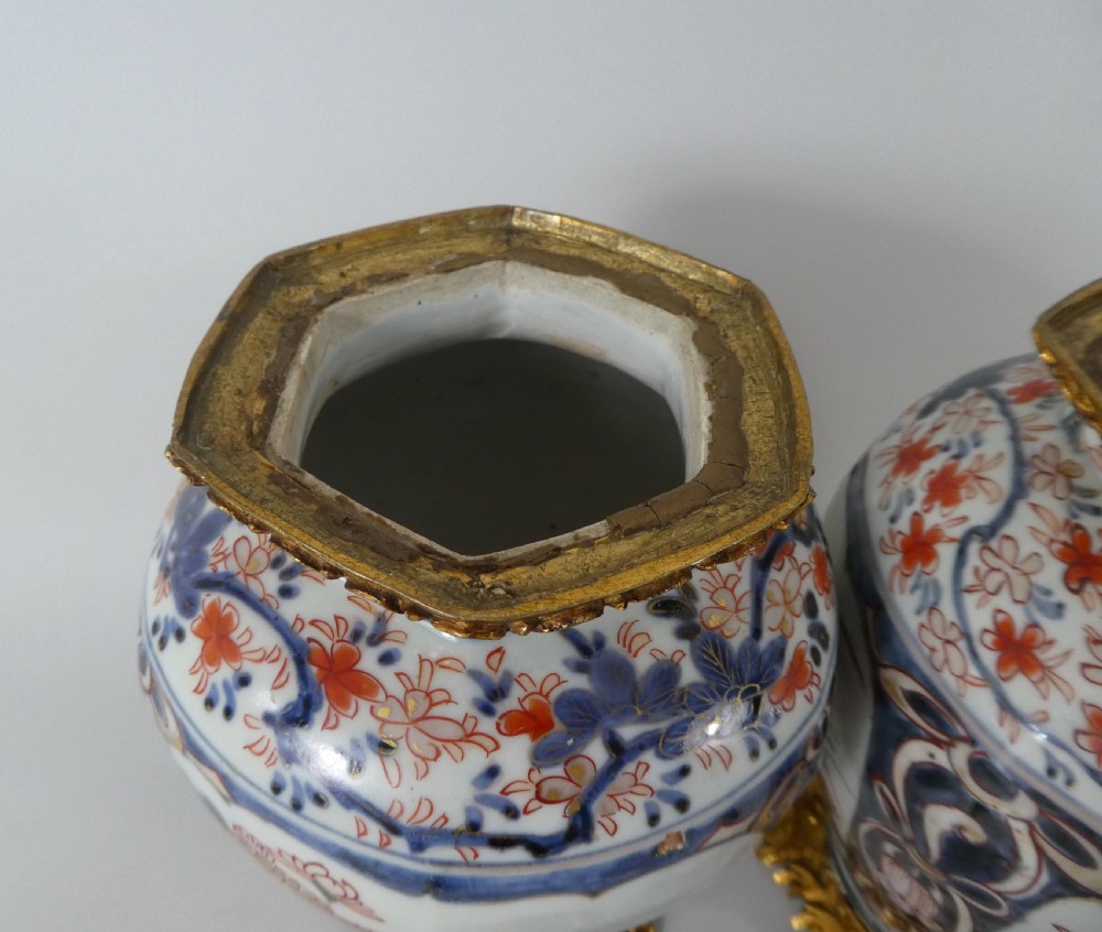 Pair Japanese Imari porcelain vases & covers, c. 1690. Genroku Period. View XII