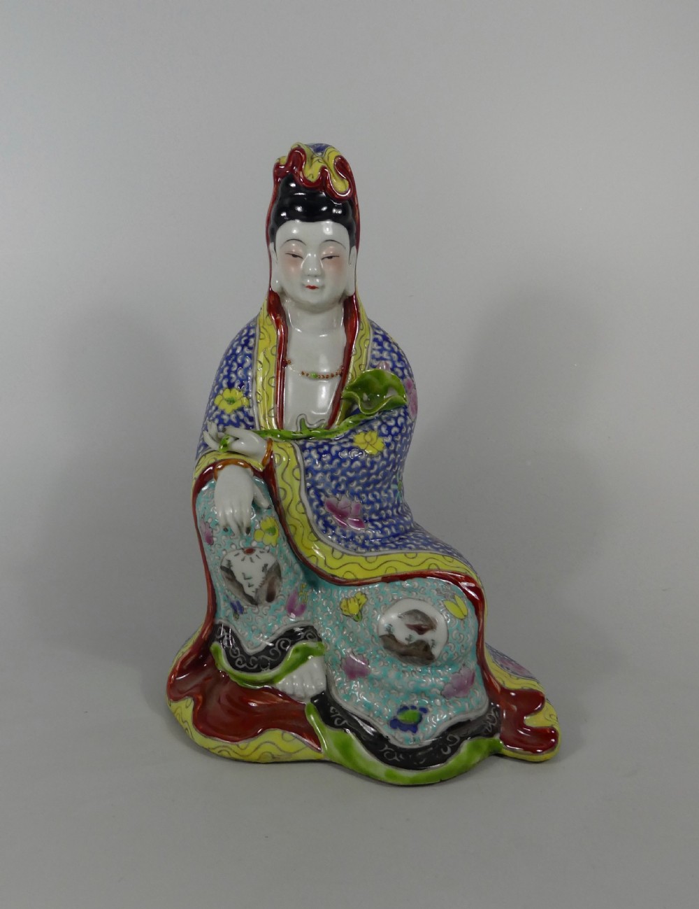 Chinese porcelain figure. Guanyin, c. 1920. Republic Period.