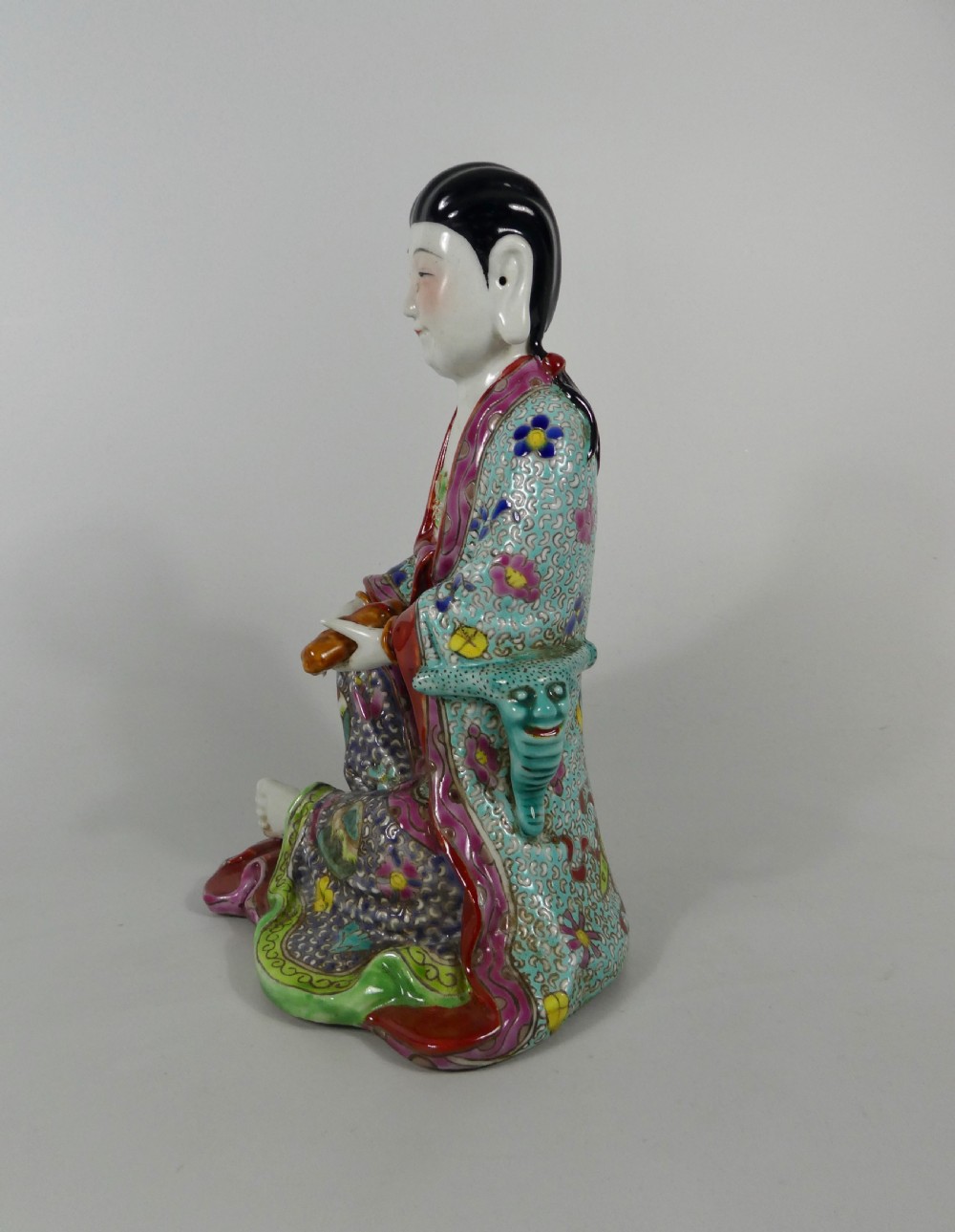 Chinese porcelain figure. Guanyin, Republic Period. View IX