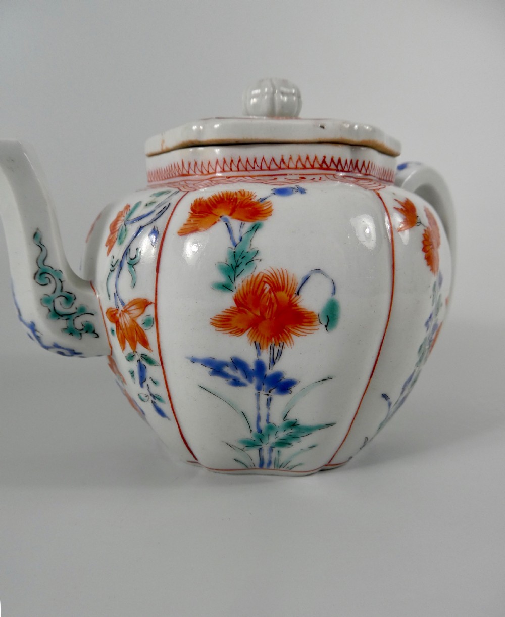 Kakiemon porcelain teapot & cover, c. 1680. Edo Period. View VII