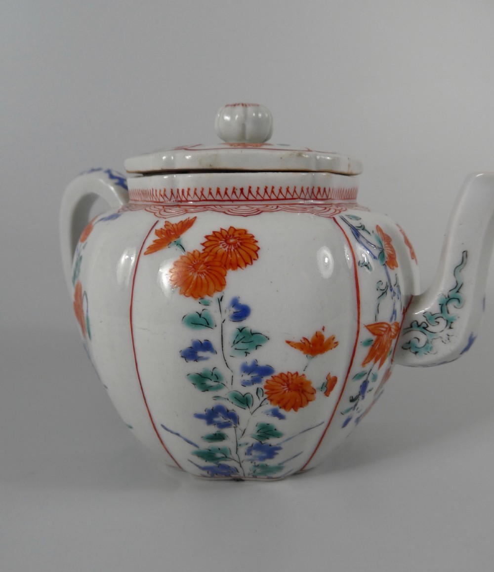 Kakiemon porcelain teapot & cover, c. 1680. Edo Period. View VIII