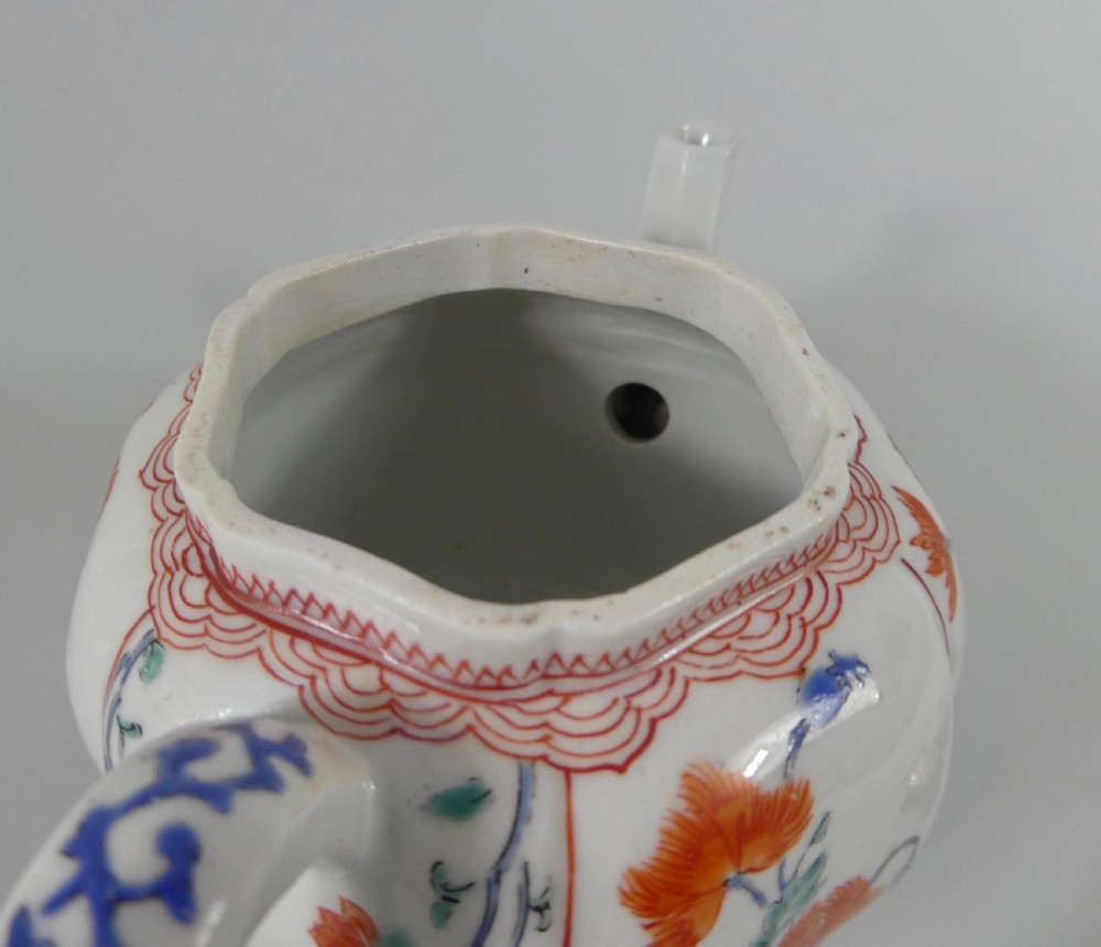 Kakiemon porcelain teapot & cover, c. 1680. Edo Period. View XI