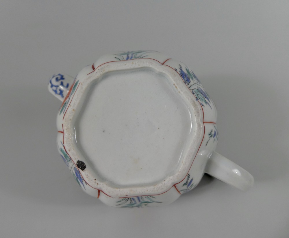 Kakiemon porcelain teapot & cover, c. 1680. Edo Period. View XII
