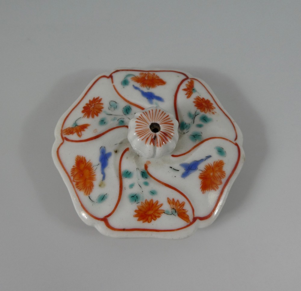 Kakiemon porcelain teapot & cover, c. 1680. Edo Period. View XIII