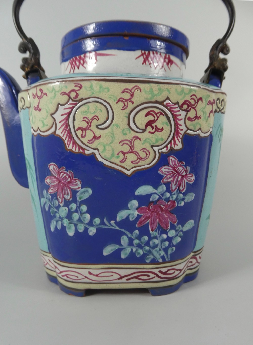 Chinese Yixing enamelled teapot, c.1850. Qing Dynasty. View VII