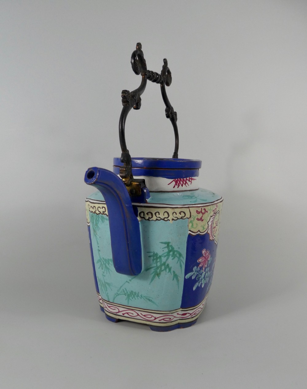 Chinese Yixing enamelled teapot, c.1850. Qing Dynasty. View IX