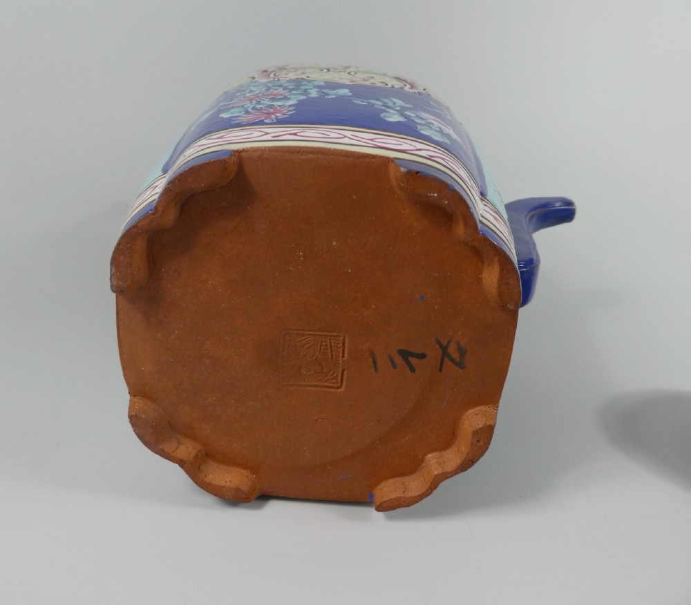 Chinese Yixing enamelled teapot, c.1850. Qing Dynasty. View XV
