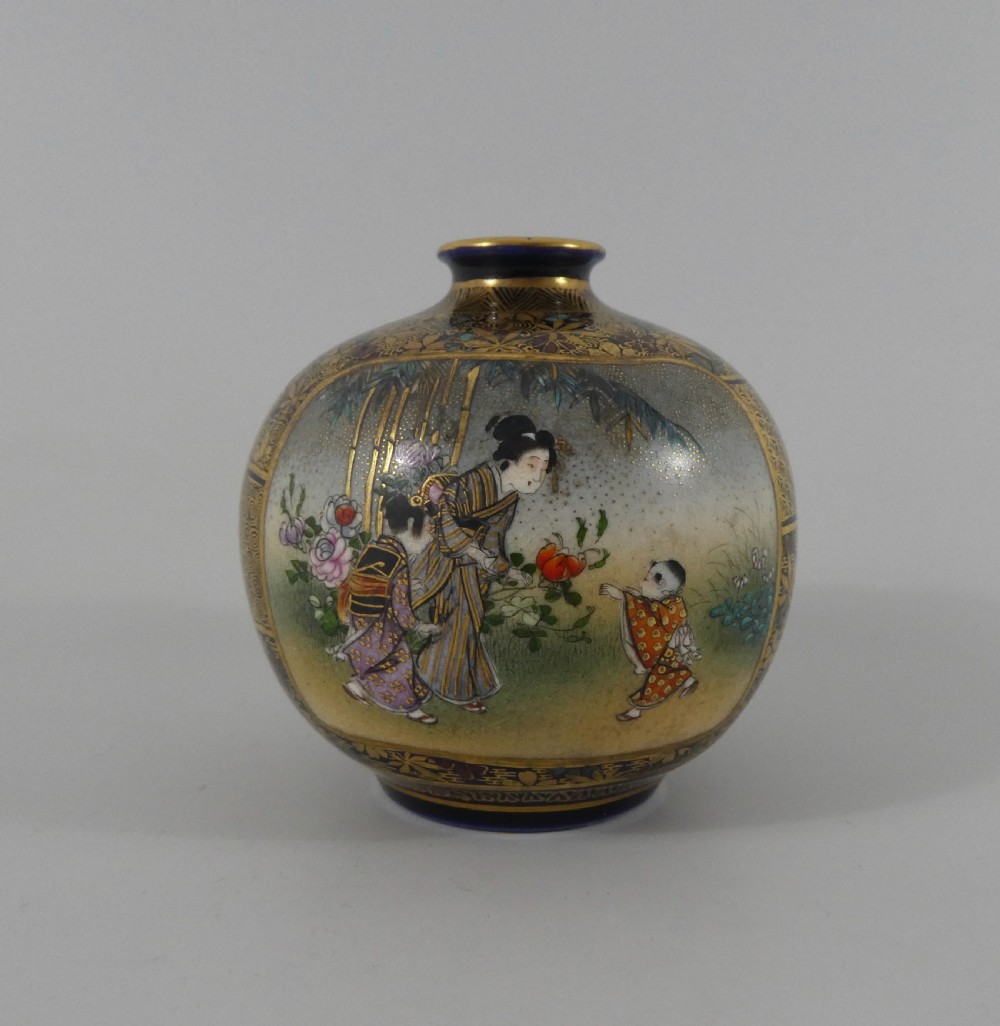 Satsuma pottery vase. Kinkozan, c. 1900. Meiji Period.