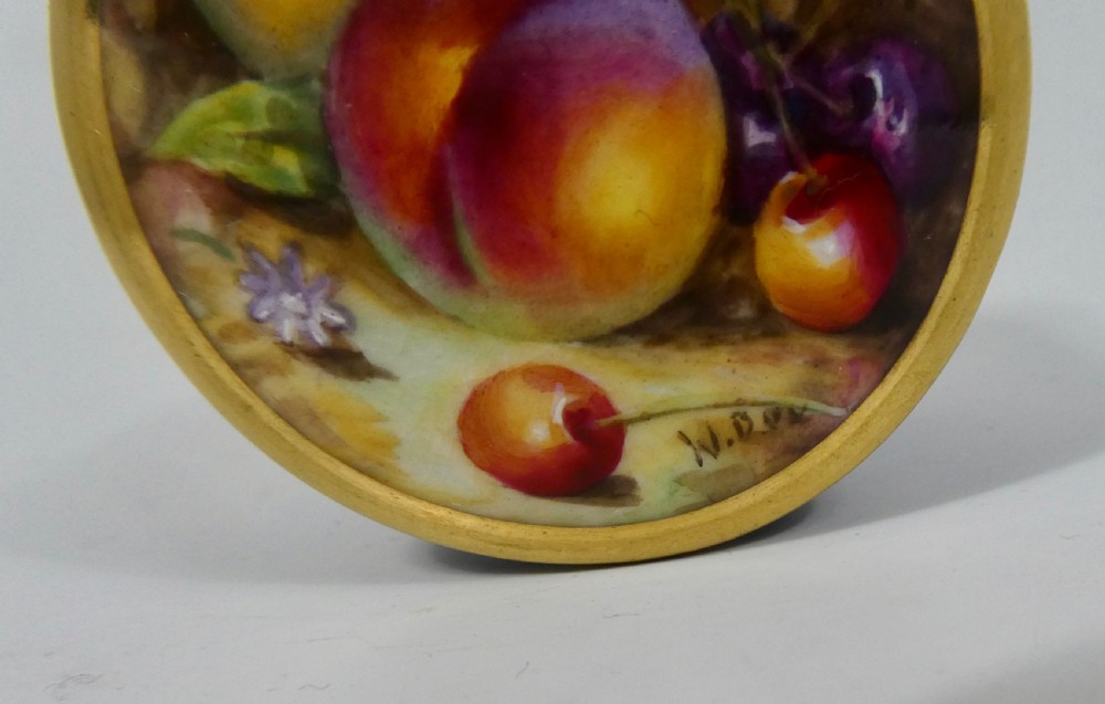 Royal Worcester porcelain pill box. ‘Billy Bee’, dated 1924. View II