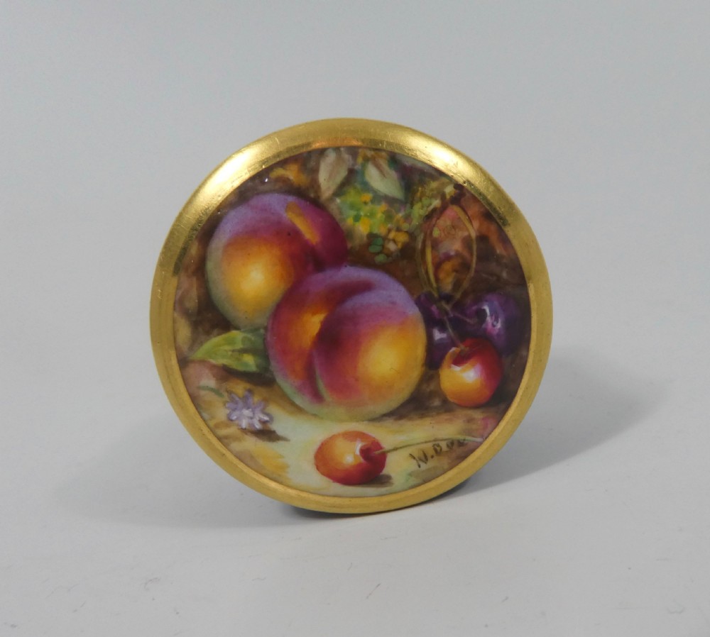 Royal Worcester porcelain pill box. ‘Billy Bee’, dated 1924. View III