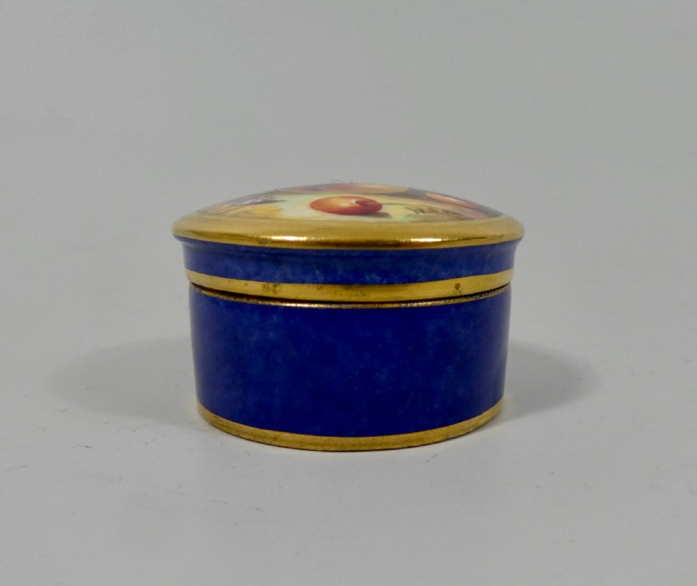 Royal Worcester porcelain pill box. ‘Billy Bee’, dated 1924. View IV