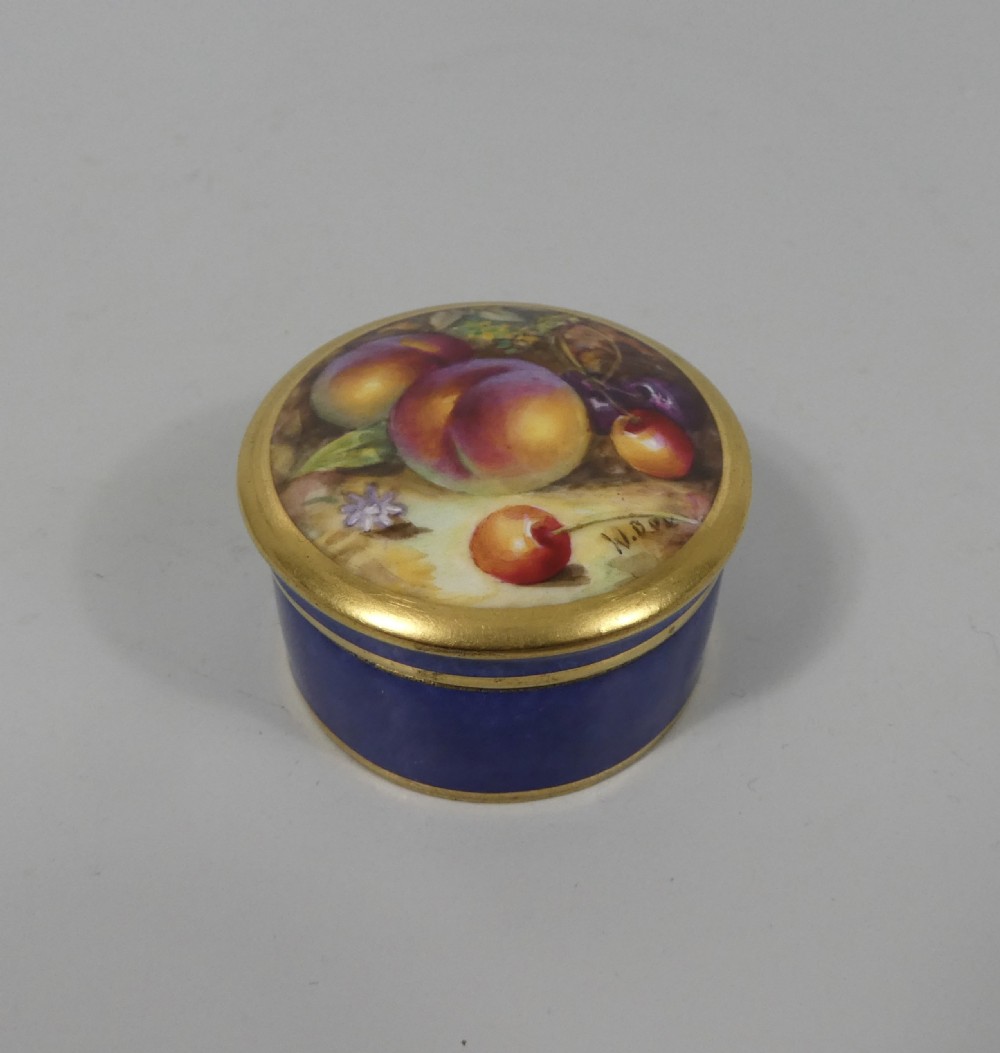 Royal Worcester porcelain pill box. ‘Billy Bee’, dated 1924. View VIII
