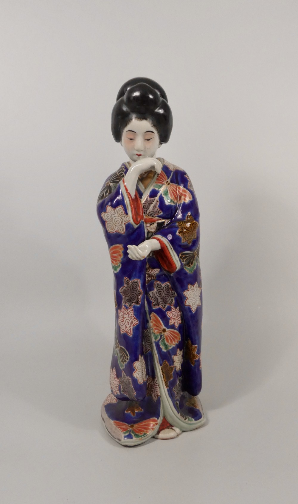 Kutani porcelain Bijin, c. 1890. Meiji Period.