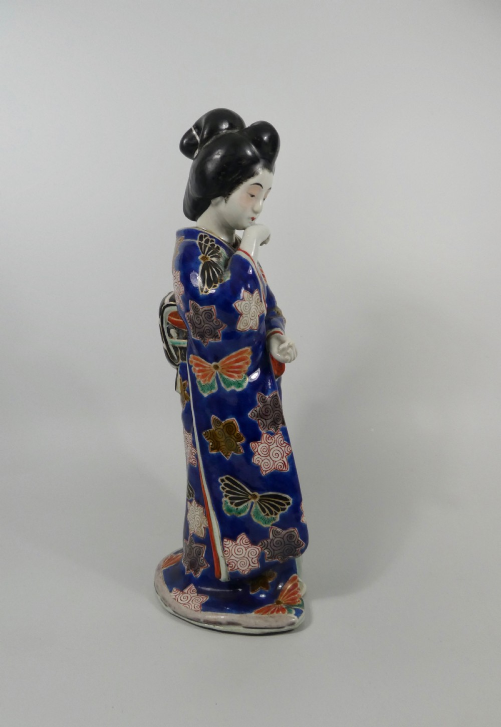 Kutani porcelain Bijin, c. 1890. Meiji Period. View III