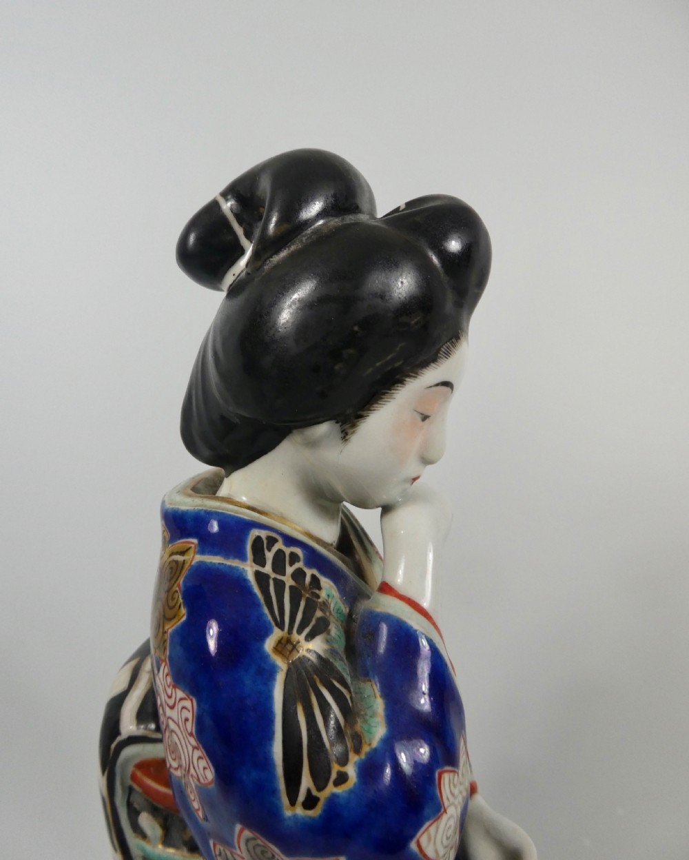 Kutani porcelain Bijin, c. 1890. Meiji Period. View V