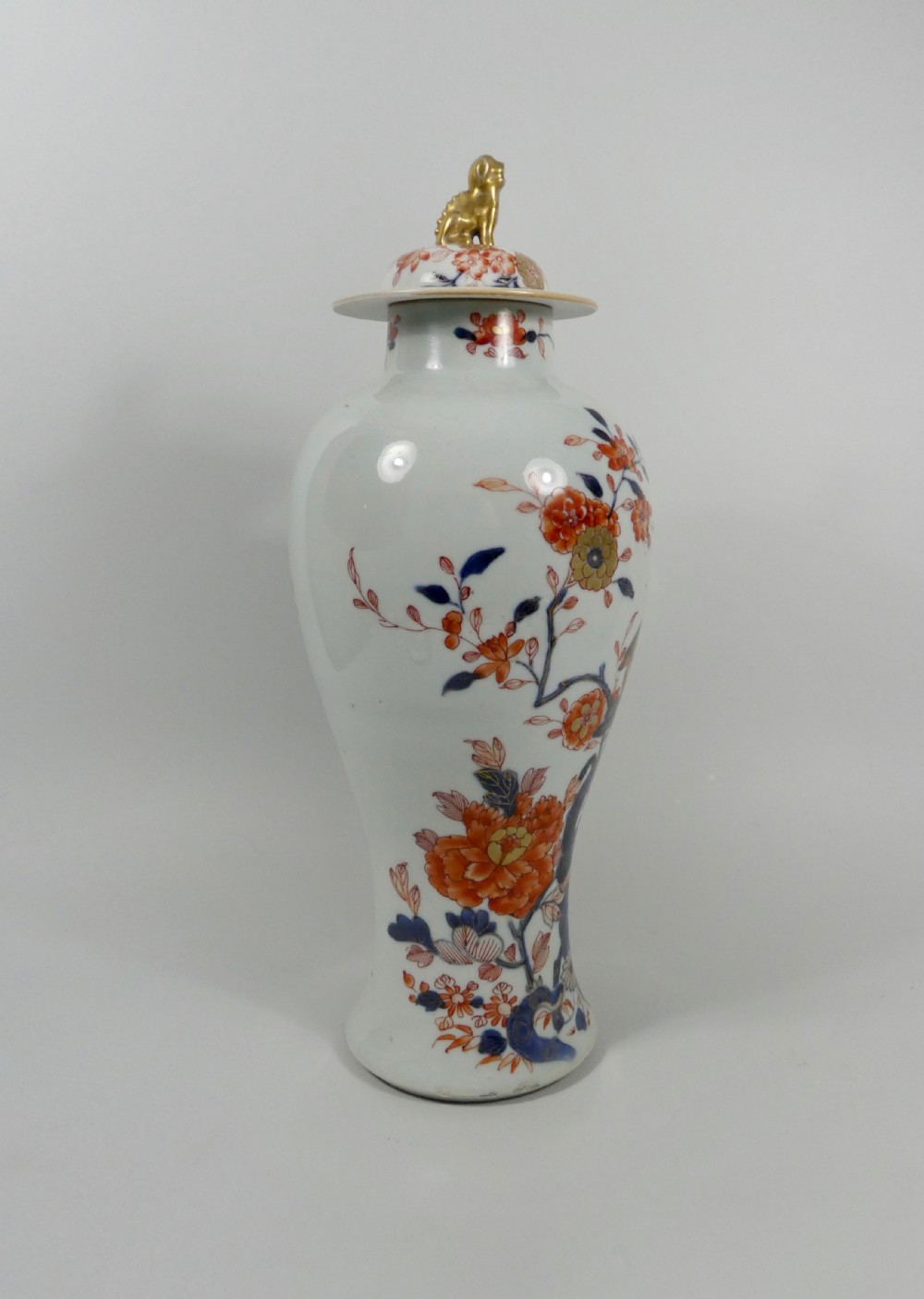 Chinese porcelain garniture of vases, c. 1720. Kangxi Period. View VII