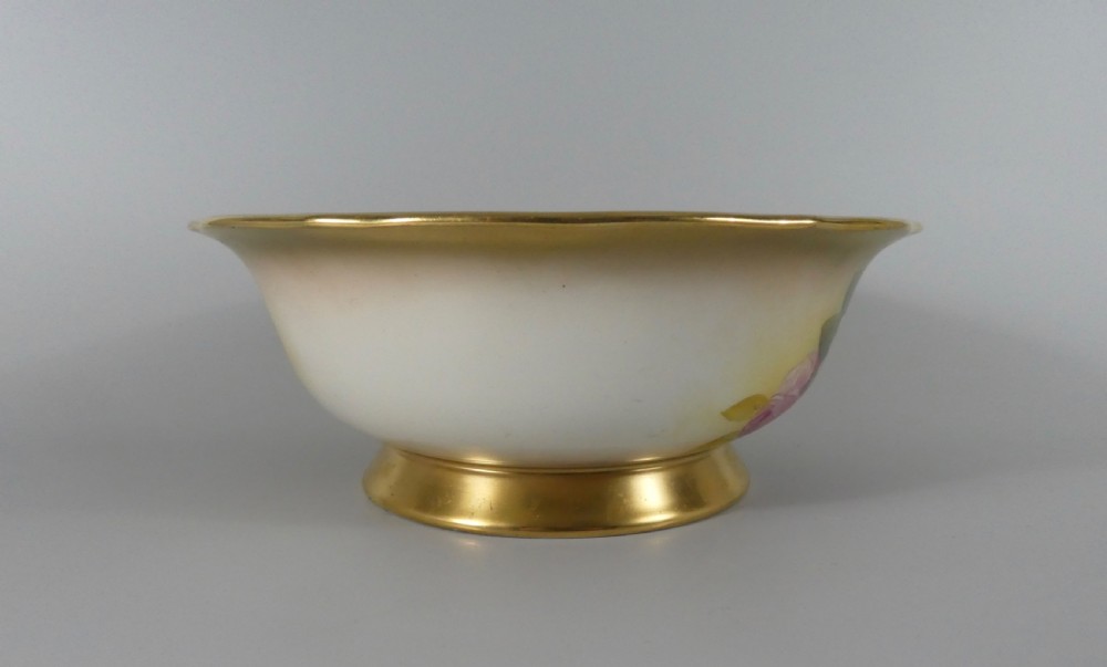 Royal Worcester porcelain bowl, Rose, by Mildred Hunt, dated 1939. View II