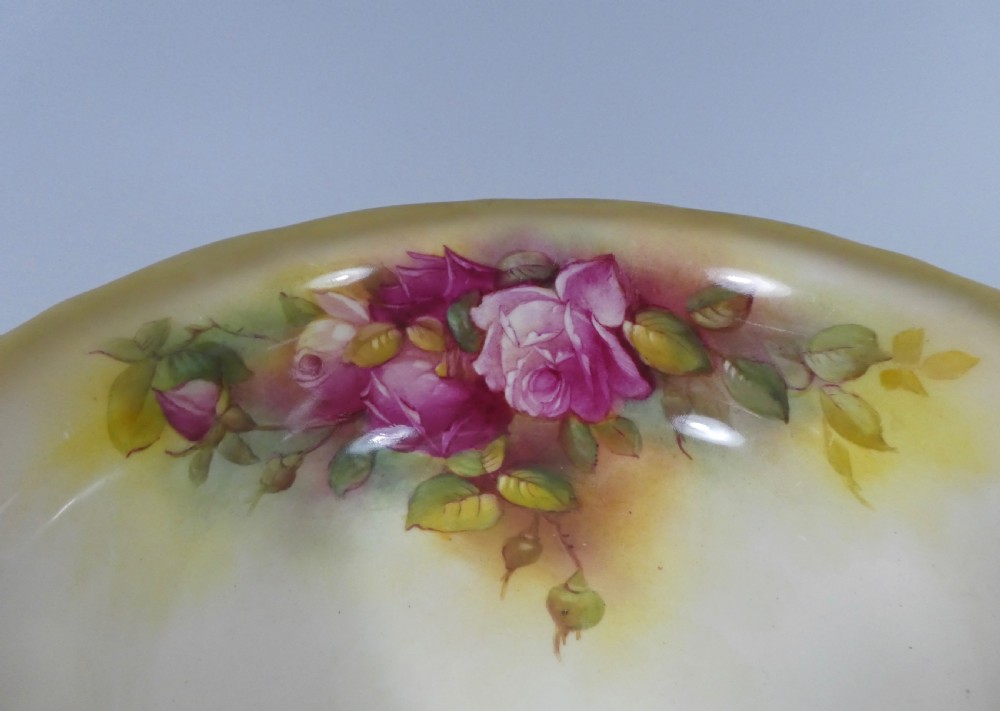 Royal Worcester porcelain bowl, Rose, by Mildred Hunt, dated 1939. View V