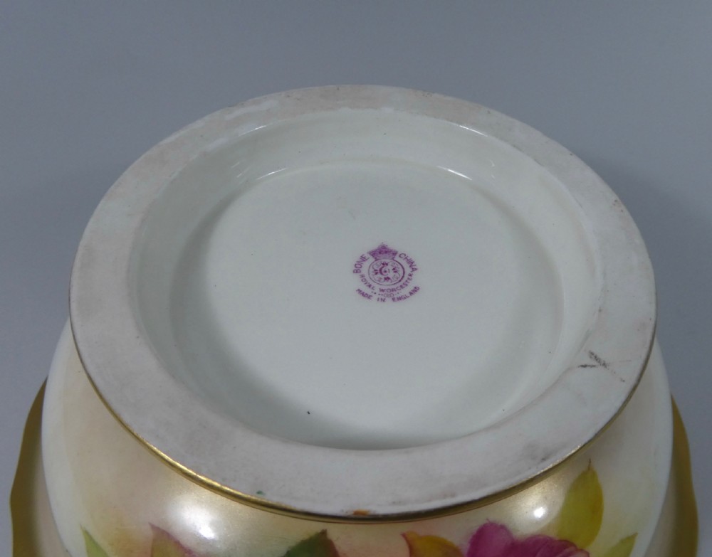 Royal Worcester porcelain bowl, Rose, by Mildred Hunt, dated 1939. View XI