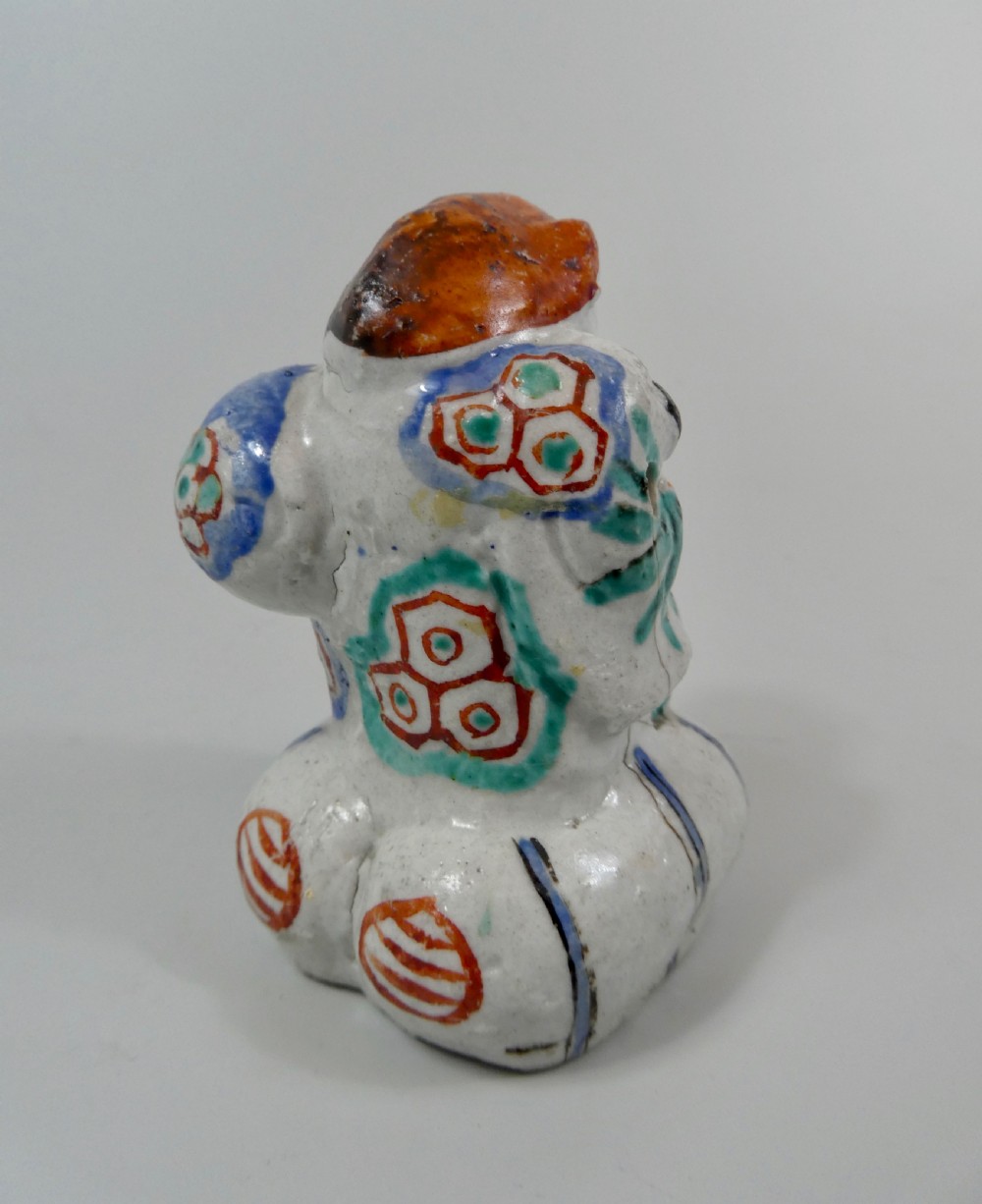 Kakiemon porcelain water dropper, c.1680. Edo Period. View VII