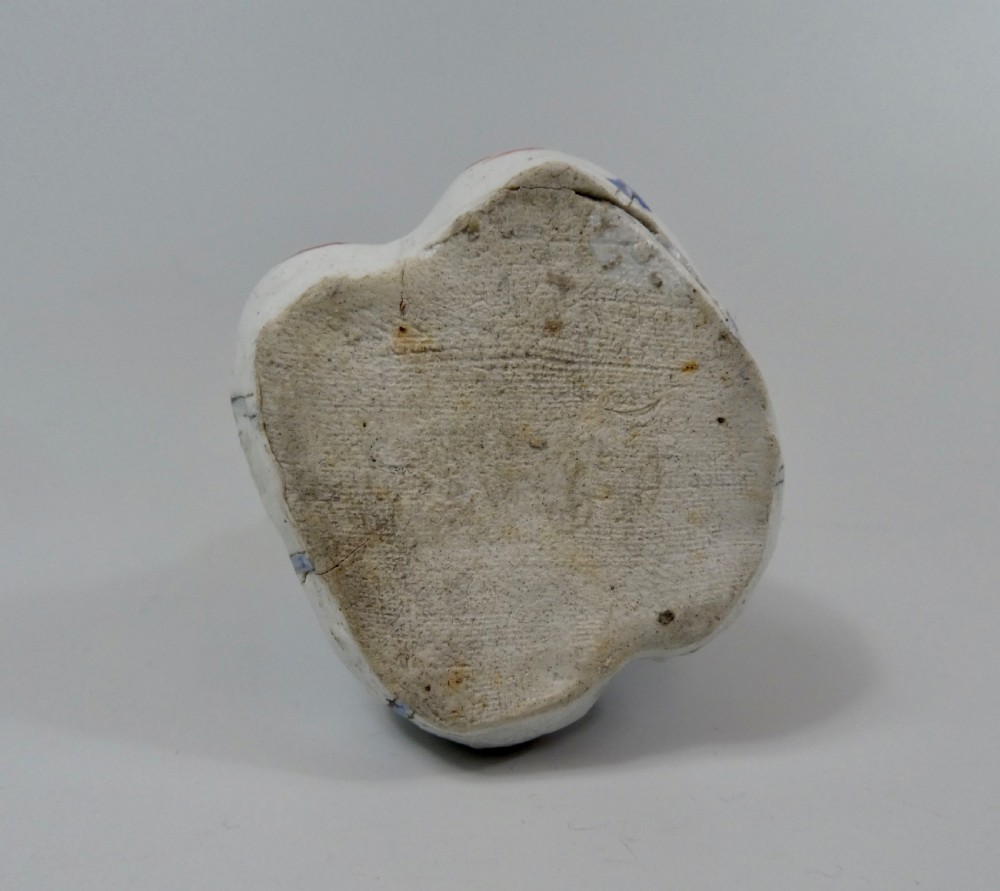 Kakiemon porcelain water dropper, c.1680. Edo Period. View IX