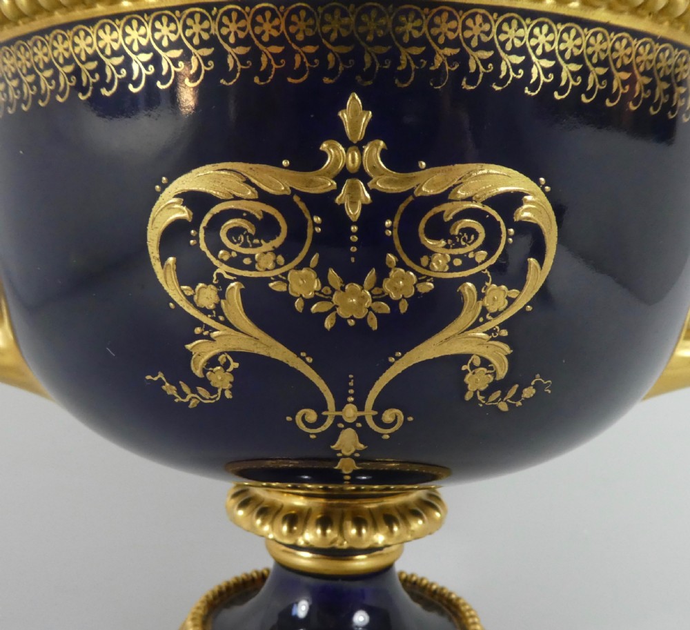 Royal Worcester porcelain Warwick Vase, signed Harry Davis, dated 1925. View IX
