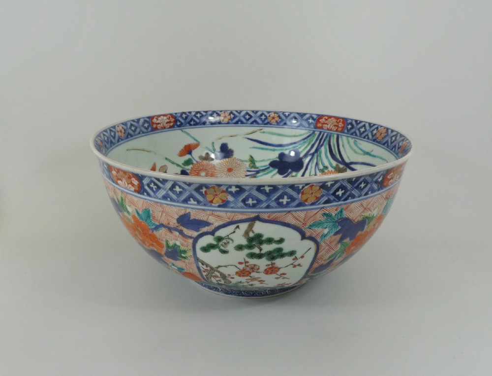 Large Japanese Imari bowl, late 17th Century, Genroku Period.