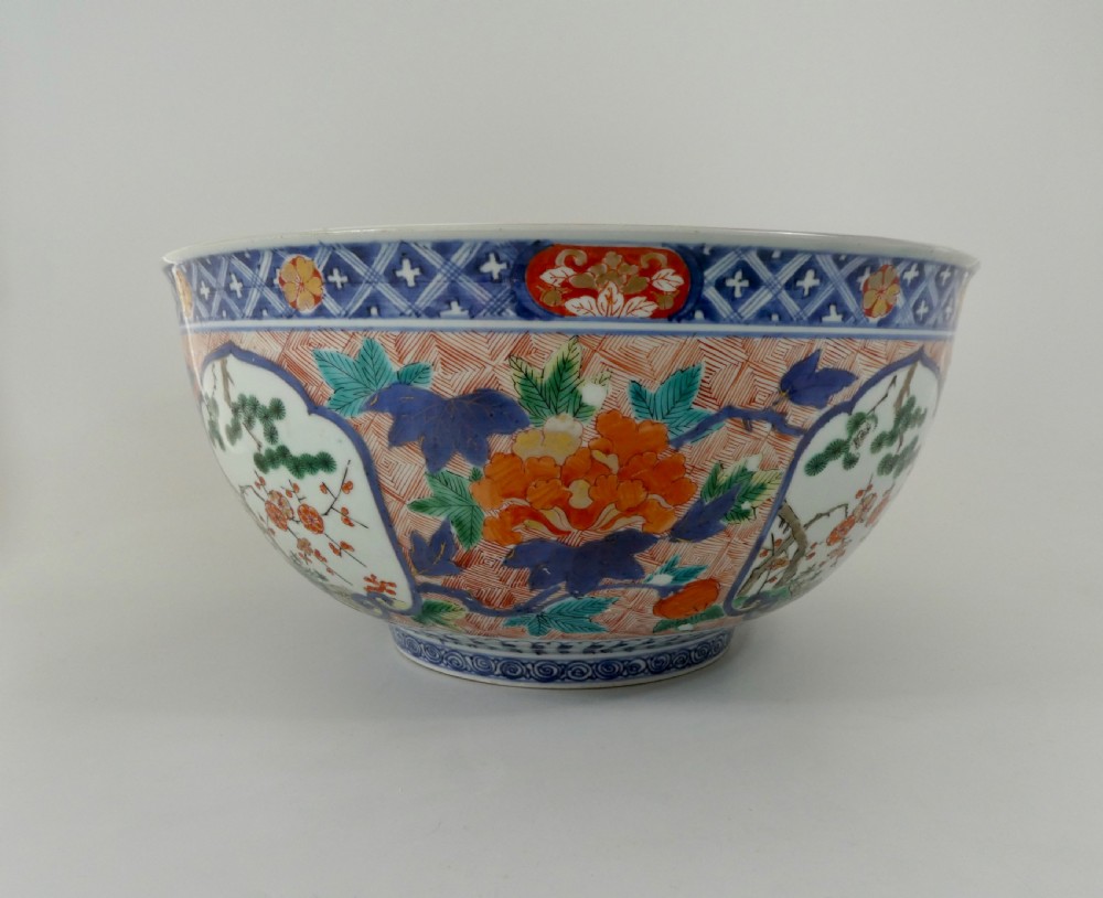 Large Japanese Imari bowl, late 17th Century, Genroku Period. View VIII
