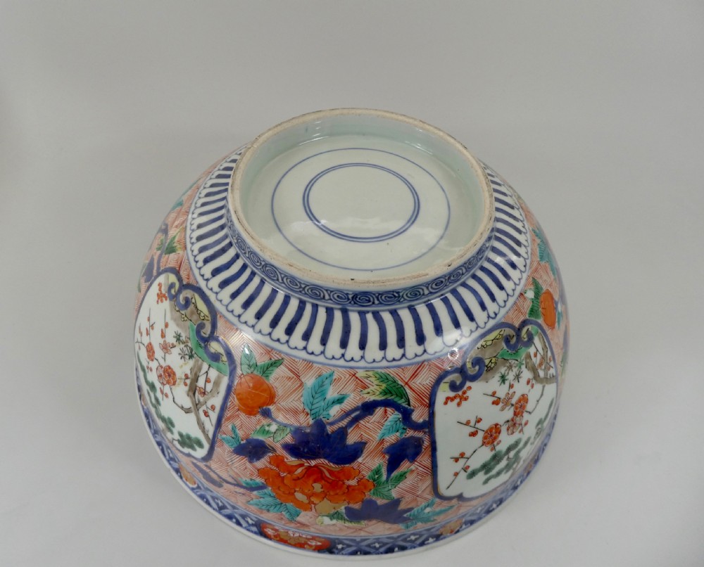 Large Japanese Imari bowl, late 17th Century, Genroku Period. View IX