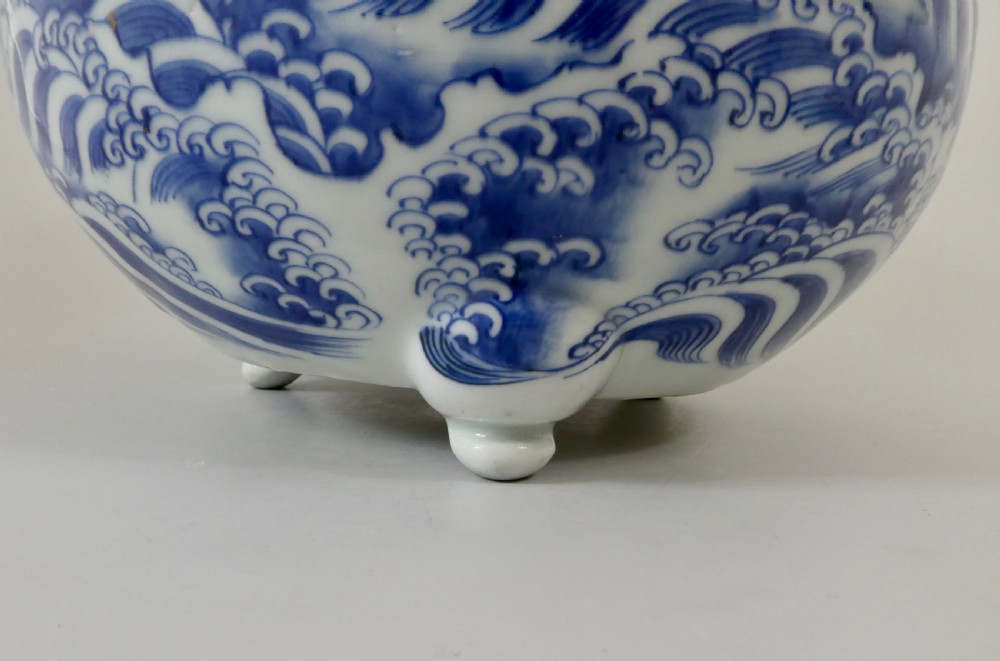 Japanese porcelain censer, Arita, c. 1890. Meiji Period. View IV