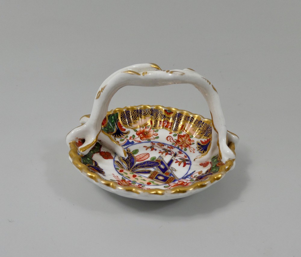 Spode porcelain miniature basket, Imari pattern, c. 1810. View III