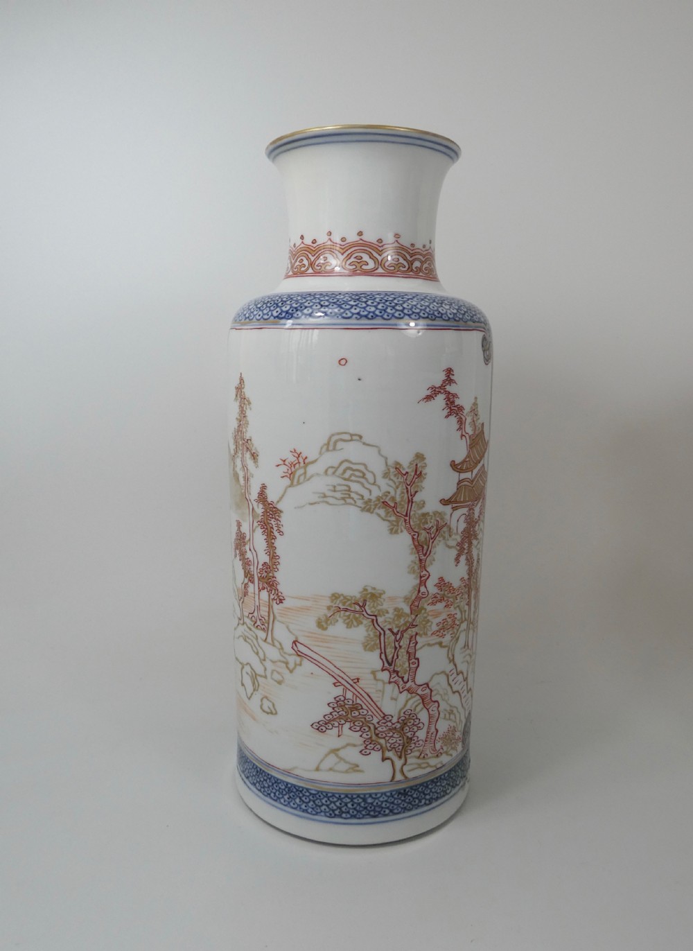 Pair Chinese ‘Rouge de Fer’ vases, c.1700. Kangxi Period. View VII
