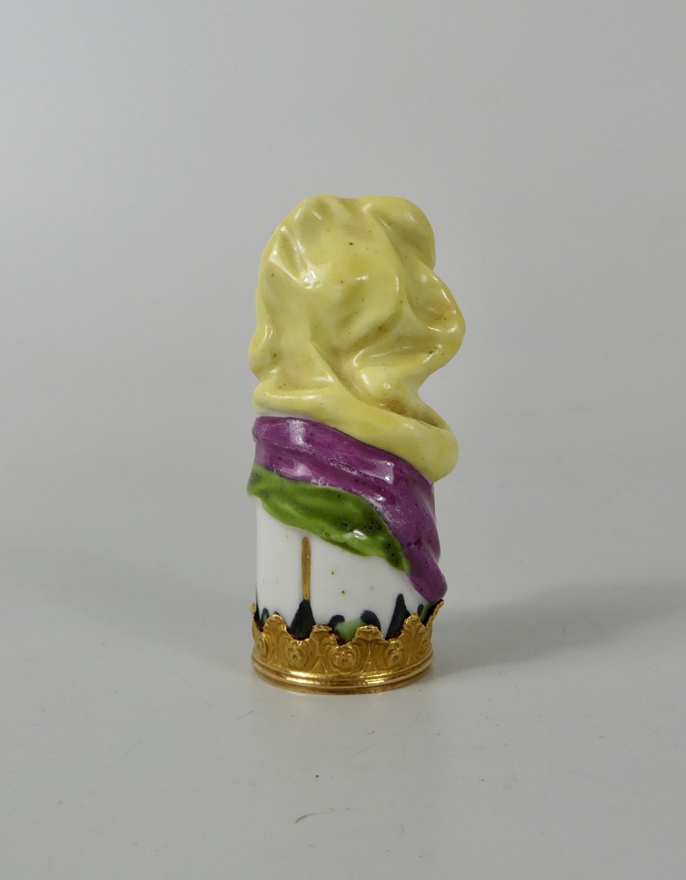 Meissen gold mounted cane handle, c.1740. View III