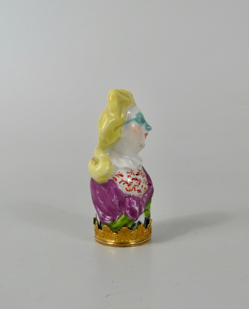 Meissen gold mounted cane handle, c.1740. View IV