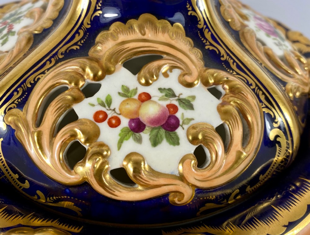 Fine pair Minton porcelain vases & covers, c. 1830. View VI