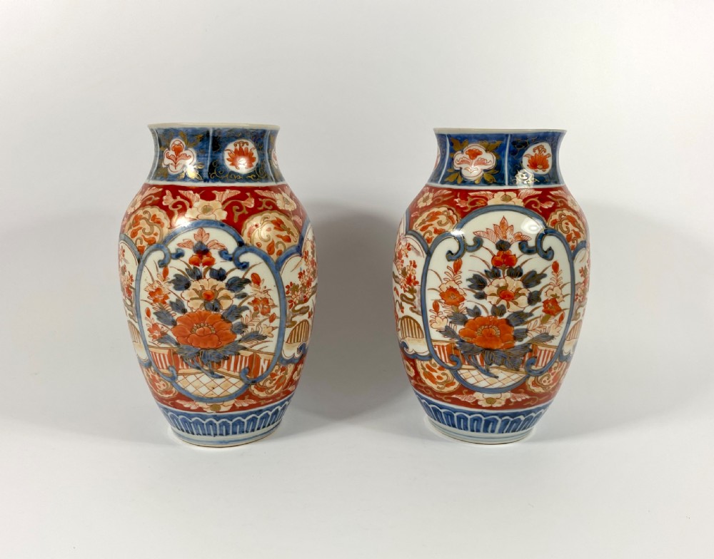 Pair Imari porcelain vases, Japan, c. 1890, Meiji Period.