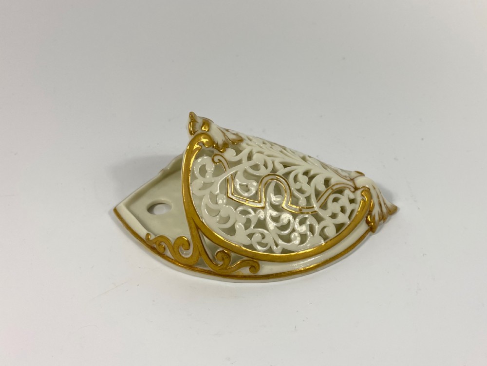 Graingers Worcester reticulated wall pocket, c. 1890. View VI