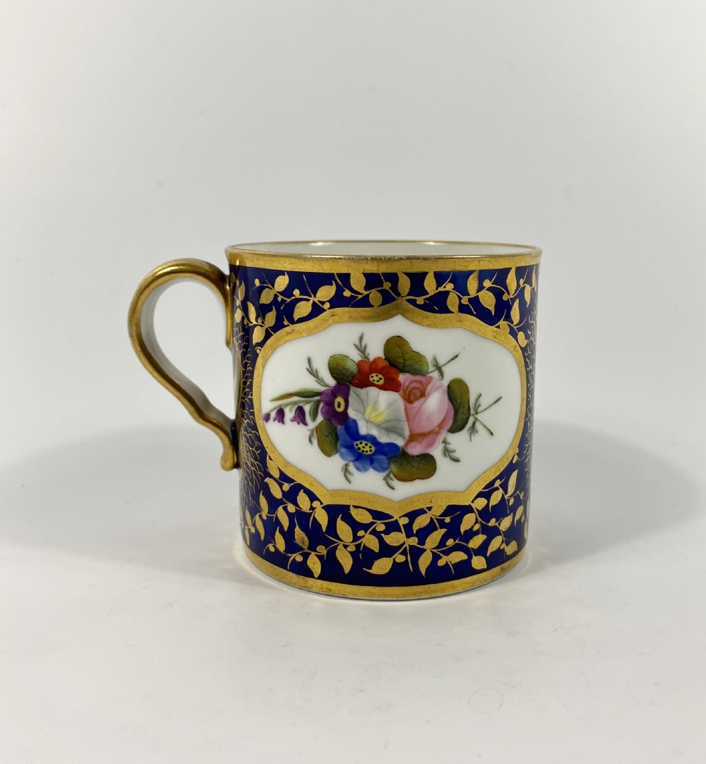 Spode porcelain coffee can, c. 1815.